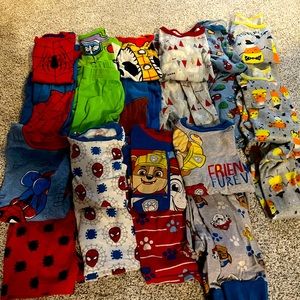 Lot of 11 pairs boys pjs size 5T